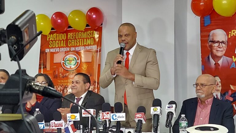 Merenguero Raúl Acosta lanza candidatura a diputado de Ultramar por el PRSC