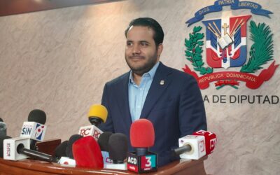 Proyecto de ley aumenta las pensiones, baja a la mitad la comisión de las AFP, controla sus gastos y amplía el acceso a la salud